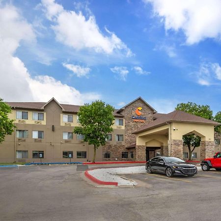 Comfort Suites Omaha East-Council Bluffs Bagian luar foto