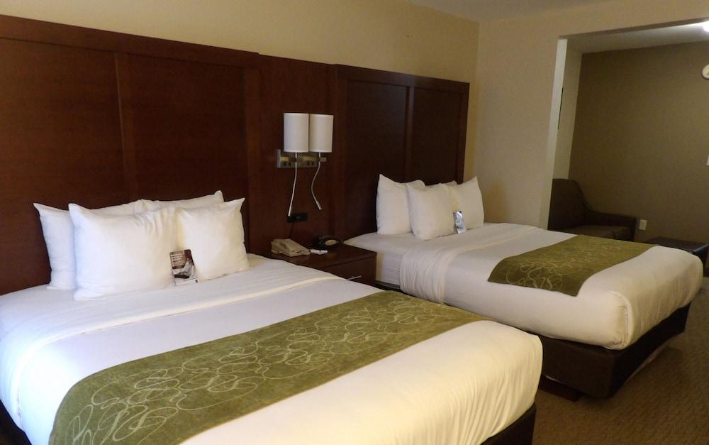Comfort Suites Omaha East-Council Bluffs Bagian luar foto