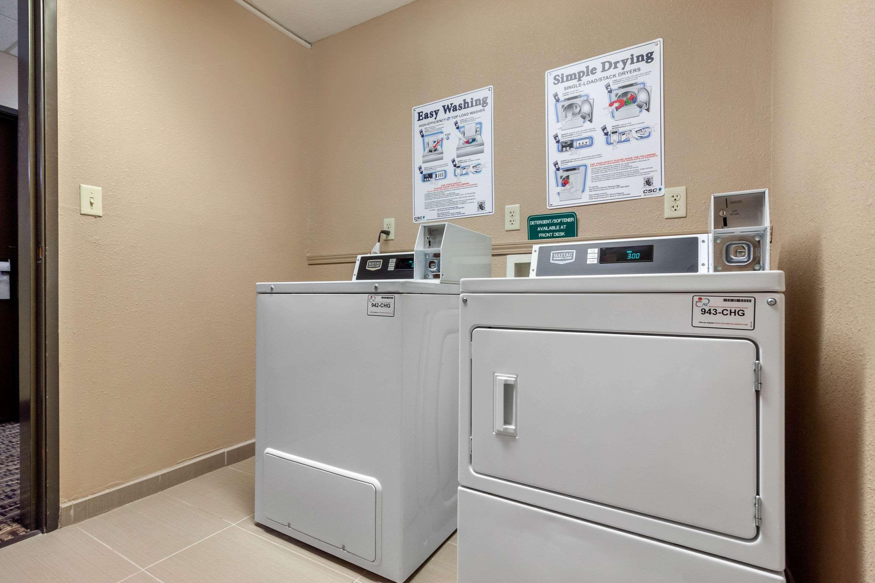 Comfort Suites Omaha East-Council Bluffs Bagian luar foto