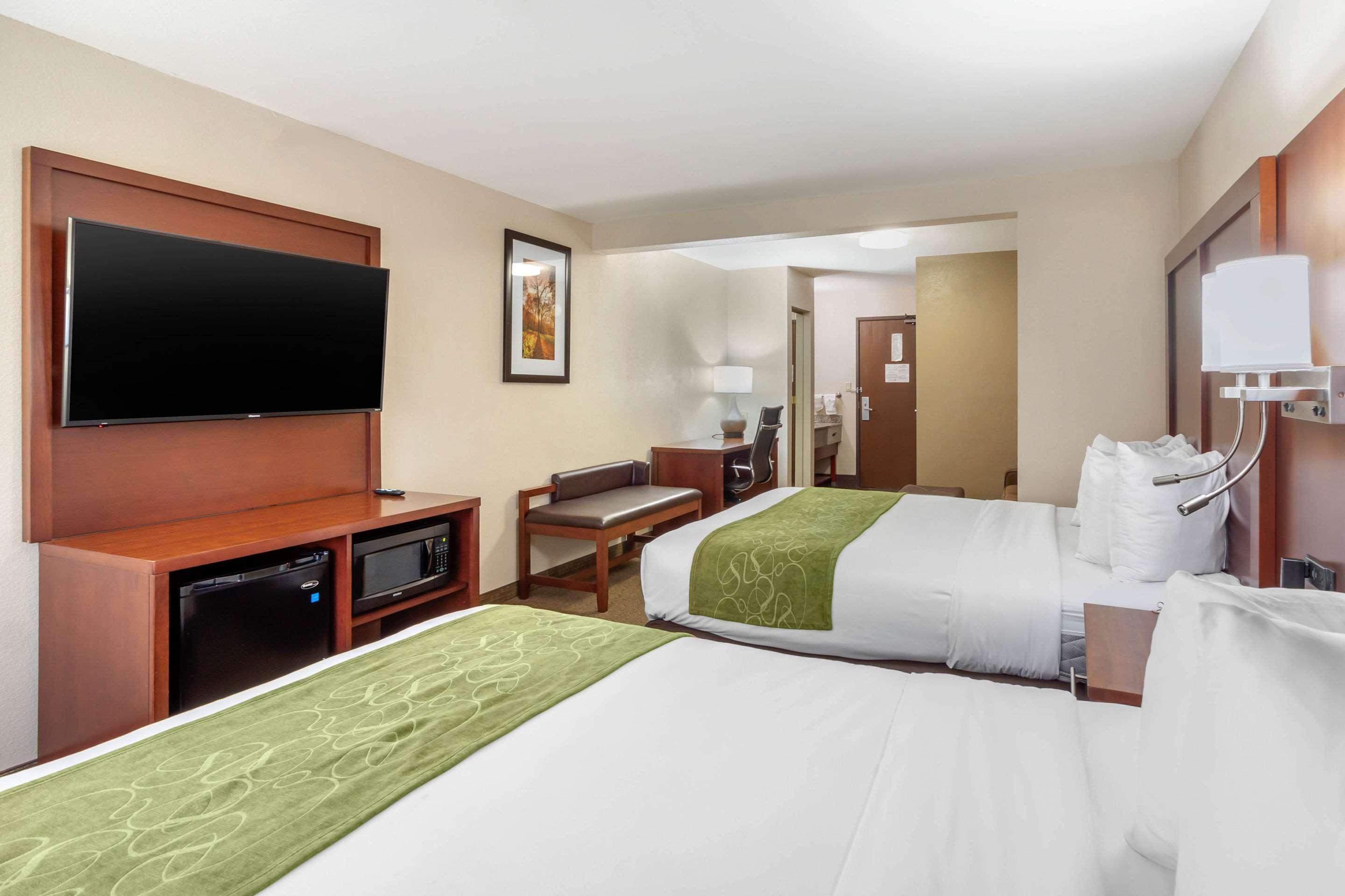 Comfort Suites Omaha East-Council Bluffs Bagian luar foto
