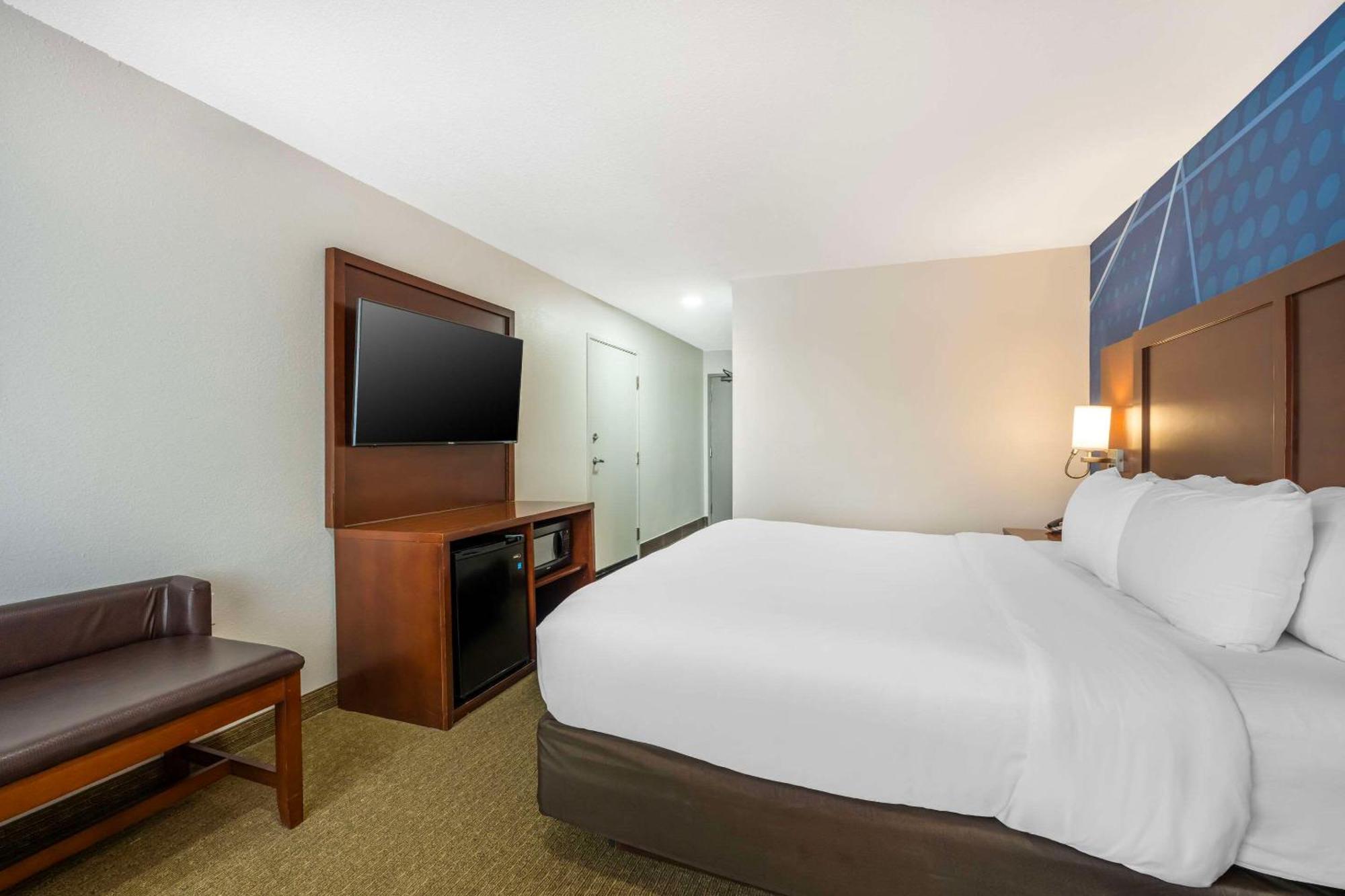 Comfort Suites Omaha East-Council Bluffs Bagian luar foto