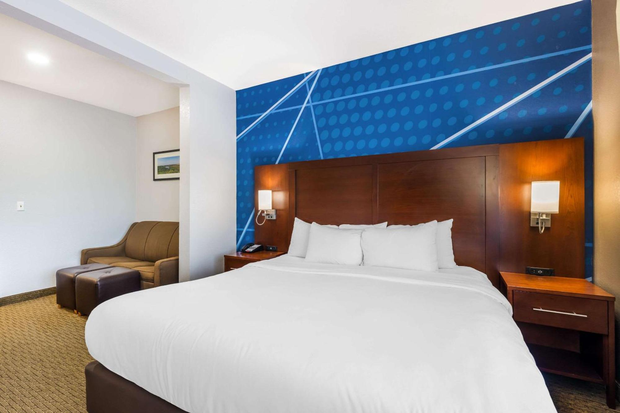Comfort Suites Omaha East-Council Bluffs Bagian luar foto