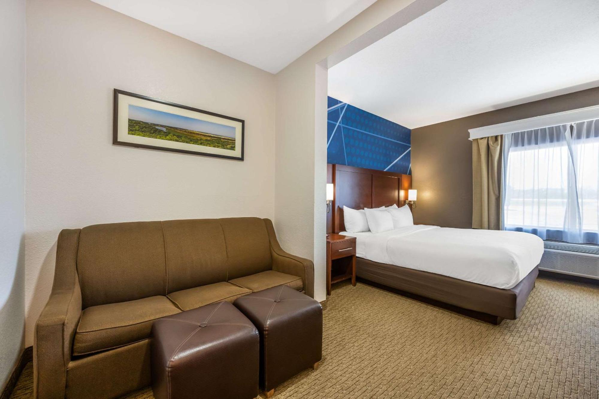 Comfort Suites Omaha East-Council Bluffs Bagian luar foto