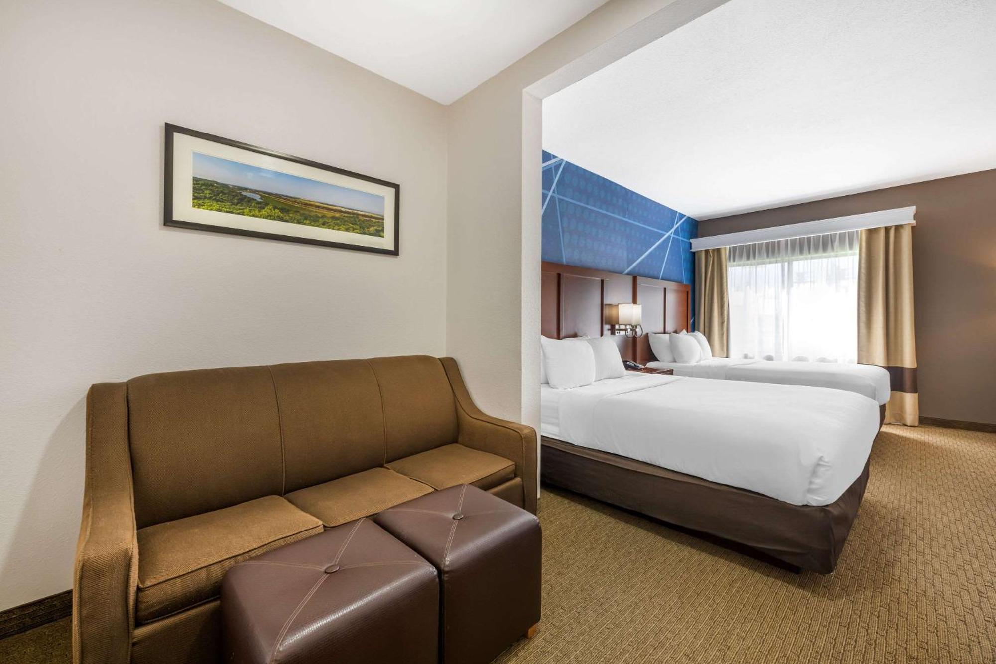 Comfort Suites Omaha East-Council Bluffs Bagian luar foto