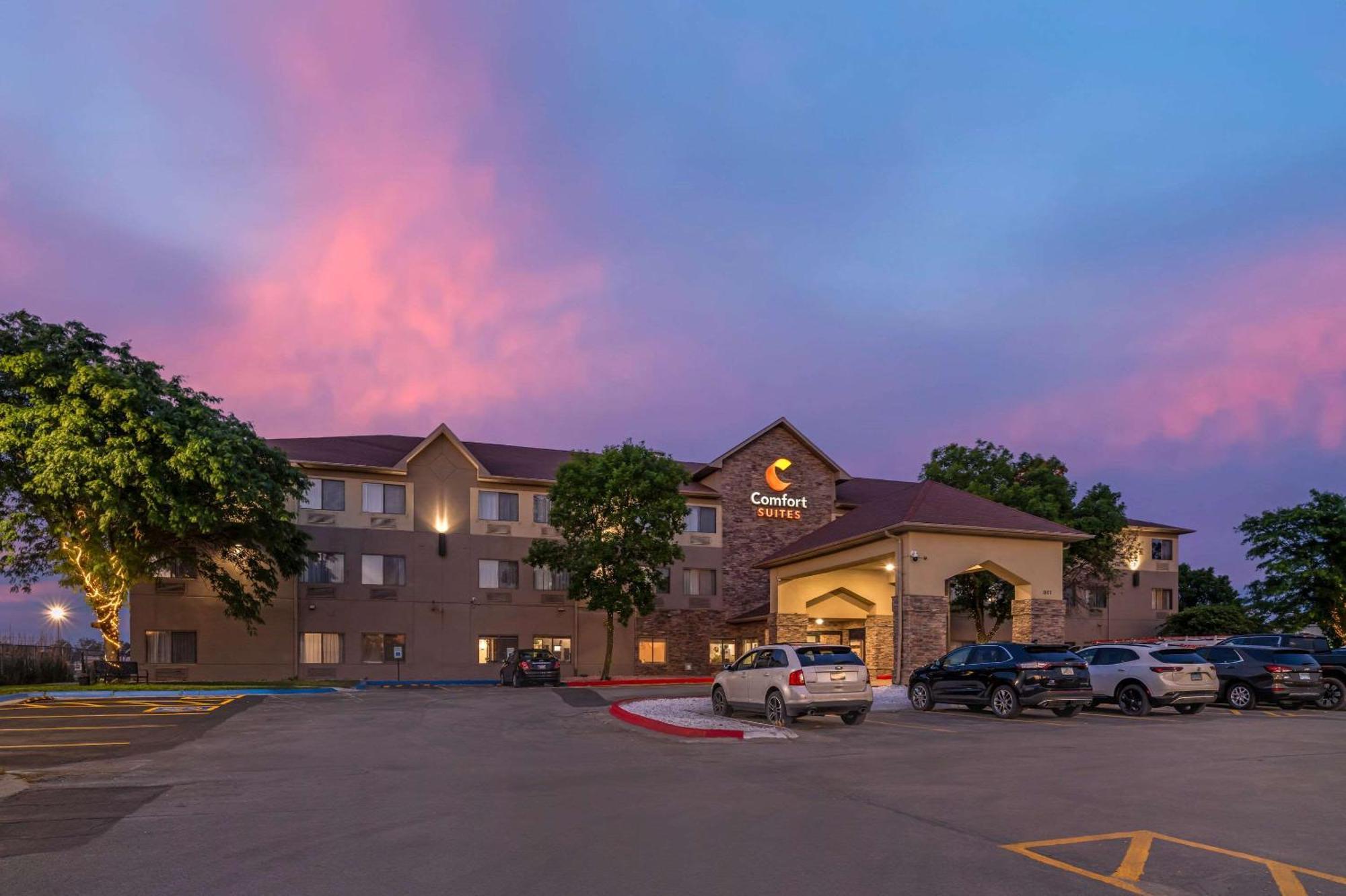 Comfort Suites Omaha East-Council Bluffs Bagian luar foto